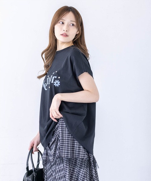 CLEAR BASIC（クリアベーシック）の「フレンチスリーブパール付きプリントロゴTシャツ［骨格ナチュラル/ゆったり/体型カバー/カジュアル］（Tシャツ/カットソー・レディース・ネイビー/サックスブルー/ブラック/ホワイト系その他/ホワイト系その他2・F）」の16枚目の写真