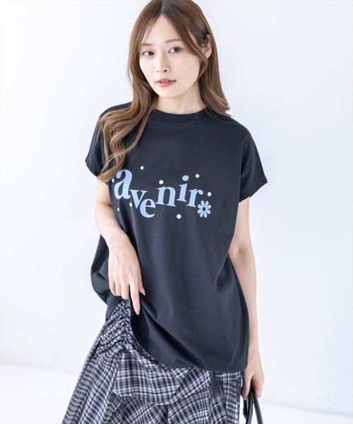 CLEAR BASIC（クリアベーシック）の「フレンチスリーブパール付きプリントロゴTシャツ［骨格ナチュラル/ゆったり/体型カバー/カジュアル］（Tシャツ/カットソー・レディース・ネイビー/サックスブルー/ブラック/ホワイト系その他/ホワイト系その他2・F）」の17枚目の写真