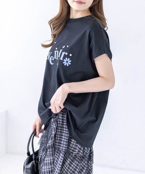 CLEAR BASIC（クリアベーシック）の「フレンチスリーブパール付きプリントロゴTシャツ［骨格ナチュラル/ゆったり/体型カバー/カジュアル］（Tシャツ/カットソー・レディース・ネイビー/サックスブルー/ブラック/ホワイト系その他/ホワイト系その他2・F）」の18枚目の写真