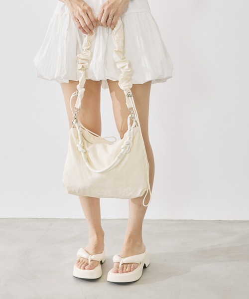 P.V.T(ピーブイティー)の「ロープハンドルショルダーバッグ(ショルダーバッグ・レディース・LT.Gray/PINK/White/Yellow/Black・F)」の7枚目の写真