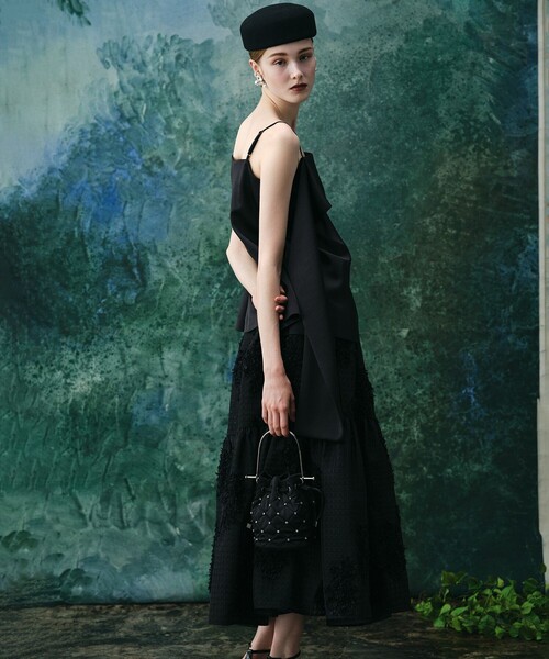 LOULOU WILLOUGHBY(ルルウィルビー)の「【LOULOU WILLOUGHBY 】キルティングビジュー巾着ショルダーバッグ(ショルダーバッグ・レディース・ブラック・FREE)」の4枚目の写真