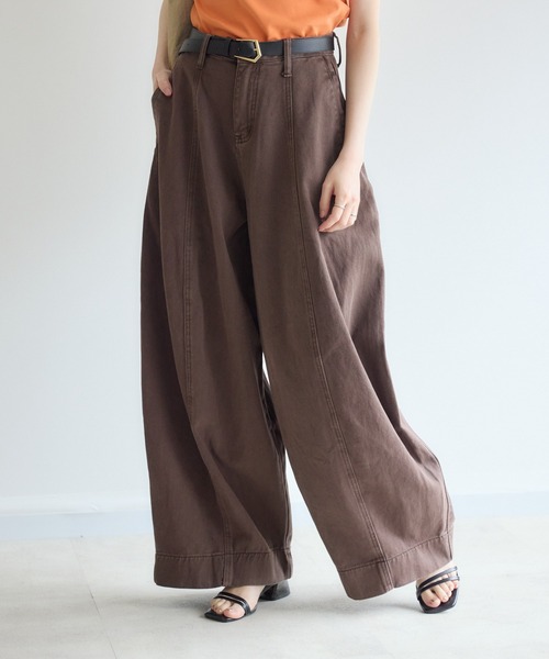 Paradise Picnic(パラダイスピクニック)の「TORANOI. カーブカラーデニムパンツ(デニムパンツ・レディース・カーキ/ブラウン・SMALL/MEDIUM)」の3枚目の写真