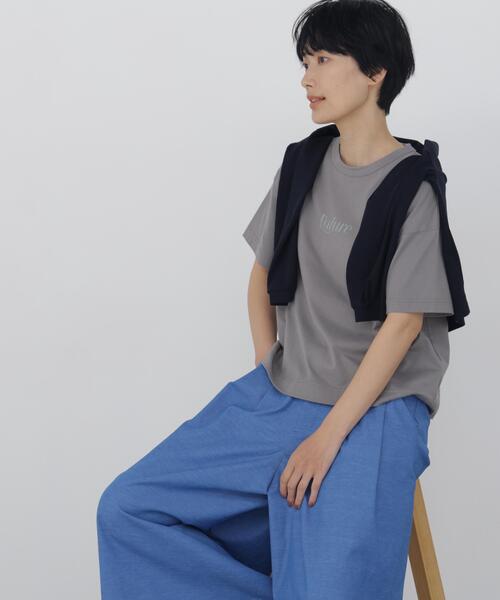 human woman(ヒューマンウーマン)の「◆プリントロゴTシャツ(Tシャツ/カットソー・レディース・ホワイト/ブルー/グレー・MEDIUM)」の1枚目の写真