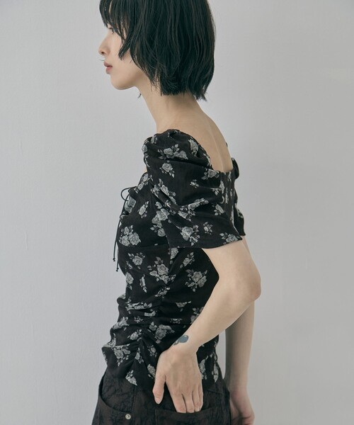 FETICO(フェティコ)の「【FETICO/フェティコ】《STUDIOUS別注》VELOUR ROSE TEE/ベロアローズT(Tシャツ/カットソー・レディース・ブラック/レッド・FREE)」の13枚目の写真