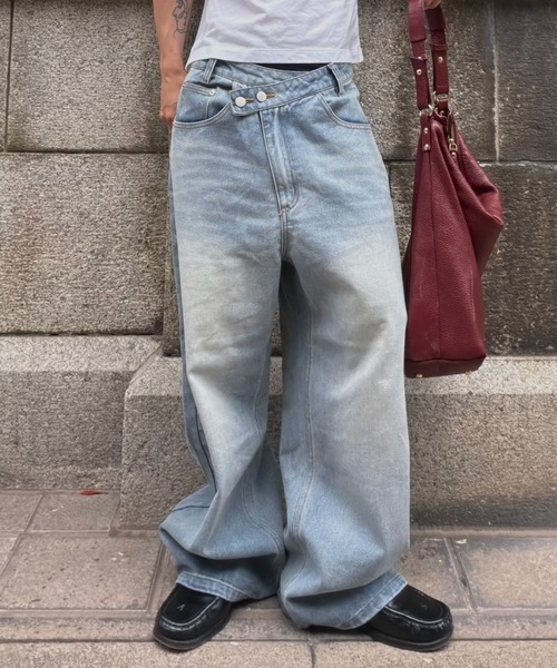 SELAN（セラン）の「【ユニセックス】ゼブラ柄革パッチクロスウエストデニムパンツ/ワイドストレート（デニムパンツ・メンズ・ブラック/ブルー・LARGE/MEDIUM/SMALL）」の2枚目の写真
