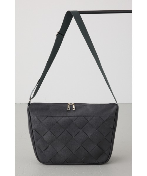 AZUL by moussy(アズールバイマウジー)の「イントレチャートショルダーバッグ(ショルダーバッグ・メンズ・グレー/ブラック・FREE)」の1枚目の写真
