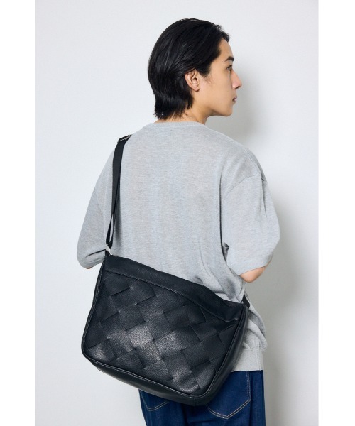 AZUL by moussy(アズールバイマウジー)の「イントレチャートショルダーバッグ(ショルダーバッグ・メンズ・グレー/ブラック・FREE)」の4枚目の写真