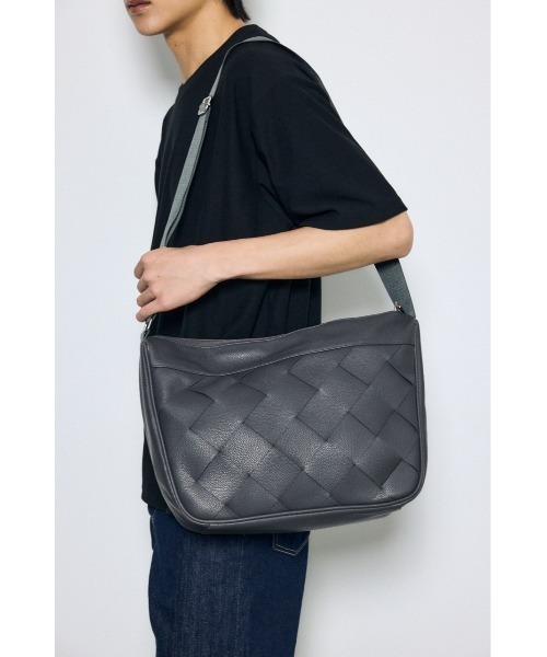 AZUL by moussy(アズールバイマウジー)の「イントレチャートショルダーバッグ(ショルダーバッグ・メンズ・グレー/ブラック・FREE)」の14枚目の写真