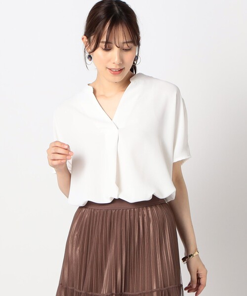 Grand PARK（グランドパーク）の「ONOFF兼用　スキッパーブラウス（シャツ/ブラウス・レディース・ベージュ/ホワイト/ブラック/ライトグリーン・FREE）」の2枚目の写真