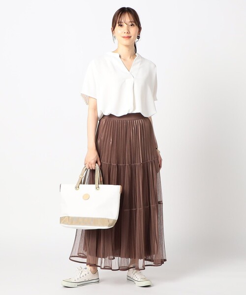 Grand PARK（グランドパーク）の「ONOFF兼用　スキッパーブラウス（シャツ/ブラウス・レディース・ベージュ/ホワイト/ブラック/ライトグリーン・FREE）」の5枚目の写真