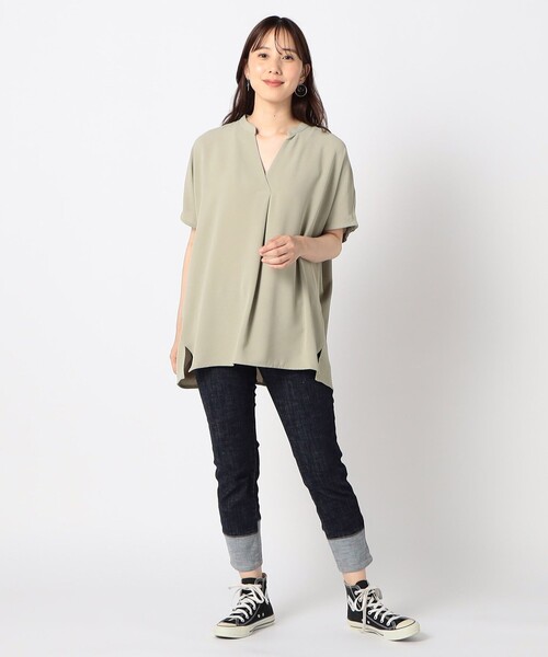 Grand PARK（グランドパーク）の「ONOFF兼用　スキッパーブラウス（シャツ/ブラウス・レディース・ベージュ/ホワイト/ブラック/ライトグリーン・FREE）」の8枚目の写真