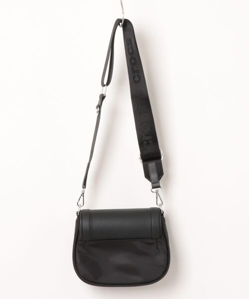 crocs(クロックス)の「クロックス クロックス ナイロン クロスボディ / crocs Crocs Nylon Crossbody(ボディバッグ/ウエストポーチ・レディース・ブラック/ホワイト・ONE SIZE)」の3枚目の写真