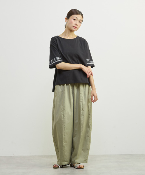 MELROSE claire(メルローズ クレール)の「【袖刺しゅう&スパンコール プルオーバー】(Tシャツ/カットソー・レディース・ブルー/ホワイト/ブラック・FREE)」の4枚目の写真