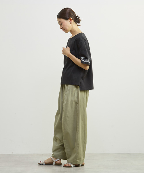 MELROSE claire(メルローズ クレール)の「【袖刺しゅう&スパンコール プルオーバー】(Tシャツ/カットソー・レディース・ブルー/ホワイト/ブラック・FREE)」の5枚目の写真