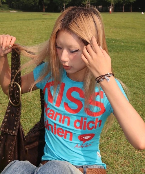 AsheKsha(アシクシャ)の「アルファベットプリント半袖(Tシャツ/カットソー・レディース・ブルー・M)」の5枚目の写真