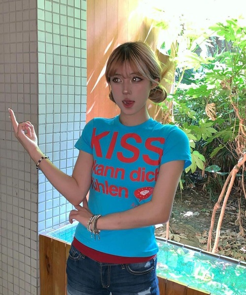 AsheKsha(アシクシャ)の「アルファベットプリント半袖(Tシャツ/カットソー・レディース・ブルー・M)」の6枚目の写真