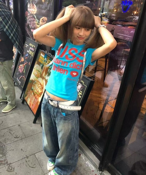 AsheKsha(アシクシャ)の「アルファベットプリント半袖(Tシャツ/カットソー・レディース・ブルー・M)」の17枚目の写真