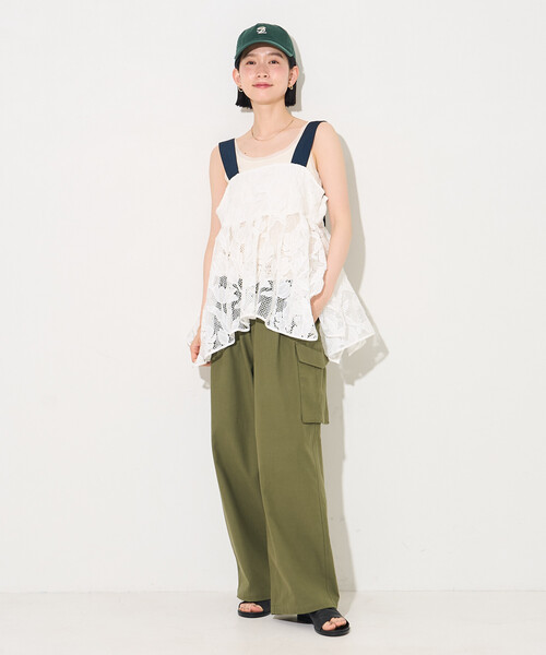 Firsthand（ファーストハンド）の「Firsthand/ファーストハンド フラワーモチーフ バテンレース イレヘム キャミソール トップス 【限定展開】（キャミソール・レディース・オフホワイト/ブラック・FREE）」の21枚目の写真