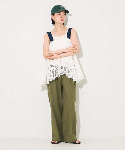 Firsthand（ファーストハンド）の「Firsthand/ファーストハンド フラワーモチーフ バテンレース イレヘム キャミソール トップス 【限定展開】（キャミソール・レディース・オフホワイト/ブラック・FREE）」の13枚目の写真
