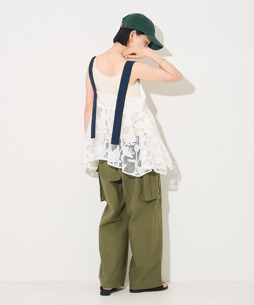 Firsthand（ファーストハンド）の「Firsthand/ファーストハンド フラワーモチーフ バテンレース イレヘム キャミソール トップス 【限定展開】（キャミソール・レディース・オフホワイト/ブラック・FREE）」の18枚目の写真
