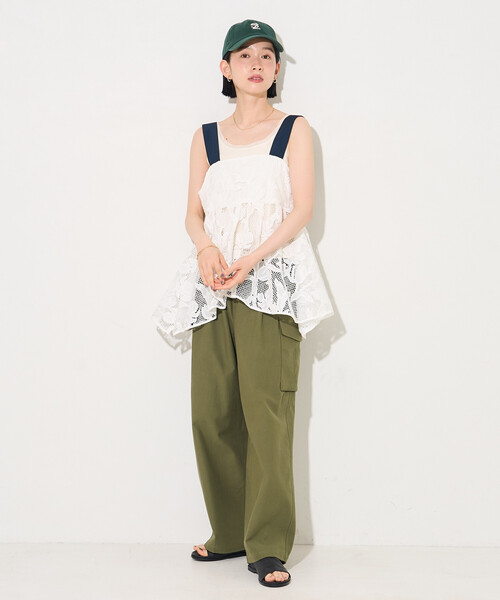 Firsthand（ファーストハンド）の「Firsthand/ファーストハンド フラワーモチーフ バテンレース イレヘム キャミソール トップス 【限定展開】（キャミソール・レディース・オフホワイト/ブラック・FREE）」の11枚目の写真