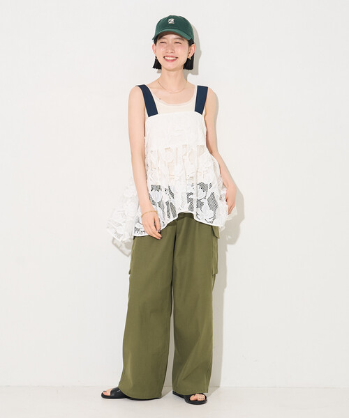 Firsthand（ファーストハンド）の「Firsthand/ファーストハンド フラワーモチーフ バテンレース イレヘム キャミソール トップス 【限定展開】（キャミソール・レディース・オフホワイト/ブラック・FREE）」の12枚目の写真