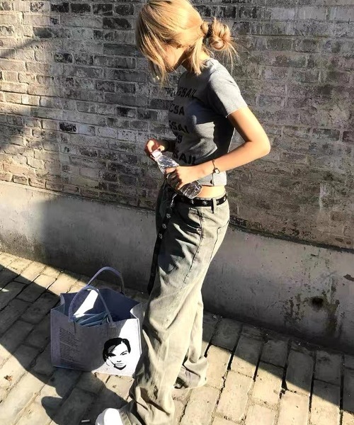 Vipoa(ヴィポア)の「Blur lettering logo slim tee(Tシャツ/カットソー・レディース・グレー/ホワイト/ブラック・FREE)」の10枚目の写真