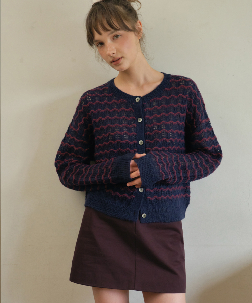 OURNOSTALGIA(アワー ノスタルジア)の「Monet basic cotton mini skirt_Grape(O25-SK10)(スカート・レディース・ダークパープル・MEDIUM/SMALL)」の2枚目の写真