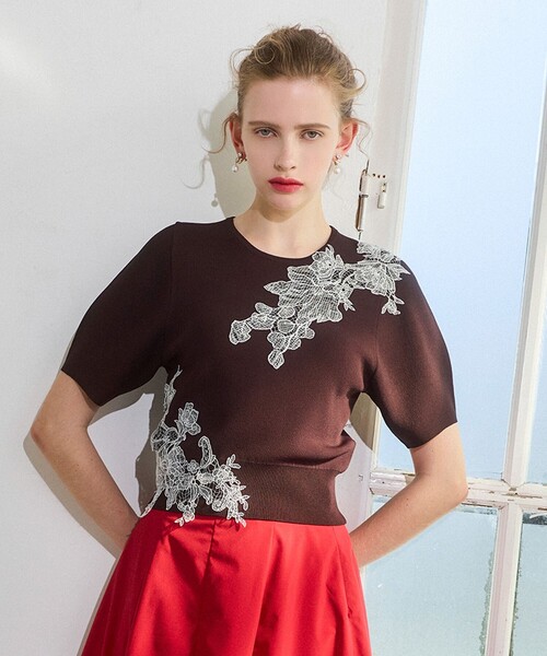 TOCCA（トッカ）の「ROMANCE KNIT ニット（ニット/セーター・レディース・ベージュ系/ブラウン系/ブラック系/アイボリー系・SMALL/MEDIUM）」の2枚目の写真