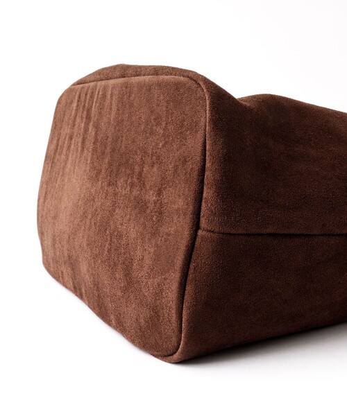 Un coeur(アンクール)の「【Un coeur/アンクール】K906021 SUEDE DRAPE 2WAY TOTE(トートバッグ・メンズ・キャメル・FREE)」の12枚目の写真