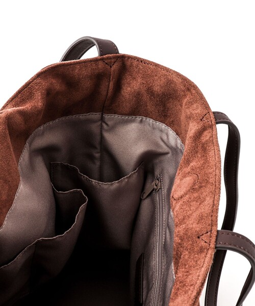 Un coeur(アンクール)の「【Un coeur/アンクール】K906021 SUEDE DRAPE 2WAY TOTE(トートバッグ・メンズ・キャメル・FREE)」の19枚目の写真