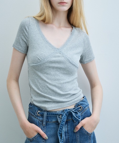 DRWCYS(ドロシーズ)の「クロスレースリブトップス(Tシャツ/カットソー・レディース・グレー/ホワイト/ブラック・FREE)」の11枚目の写真
