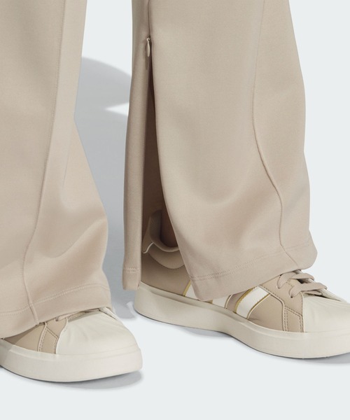adidas(アディダス)の「STADIUM CHROME トラック パンツ / アディダス adidas(スウェットパンツ・レディース・ベージュ・X-LARGE/MEDIUM/X-SMALL/LARGE/SMALL)」の6枚目の写真