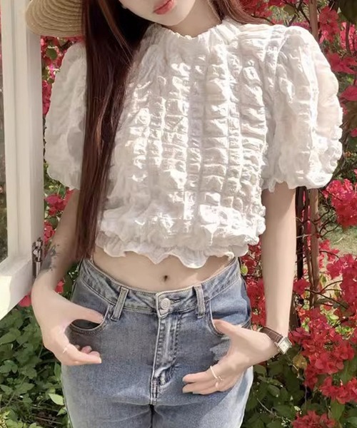 GLAMOROUS JANE(グラマラスジェーン)の「シャーリングクロップド丈ブラウス(シャツ/ブラウス・レディース・ホワイト/ブラック・FREE)」の4枚目の写真