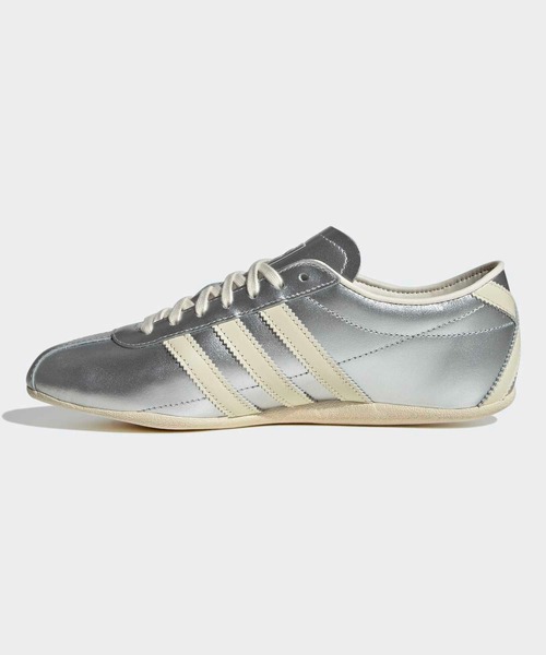 adidas（アディダス）の「トーキョ― シューズ / アディダスオリジナルス adidas Originals（スニーカー・レディース・シルバー・22.0cm/22.5cm/23.0cm/23.5cm/24.0cm/24.5cm/25.0cm/25.5cm/26.0cm/26.5cm/27.0cm/27.5cm/28.0cm/28.5cm/29.0cm）」の6枚目の写真