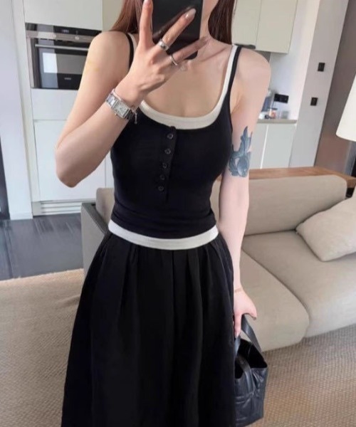 SHEPP(シープ)の「【カップ付き】フェイクレイヤード ヘンリーネック ノースリーブ リブタンクトップ(タンクトップ・レディース・レッド/グレー/ブラウン/ネイビー/ブラック・F)」の18枚目の写真