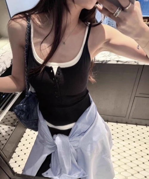 SHEPP(シープ)の「【カップ付き】フェイクレイヤード ヘンリーネック ノースリーブ リブタンクトップ(タンクトップ・レディース・レッド/グレー/ブラウン/ネイビー/ブラック・F)」の10枚目の写真
