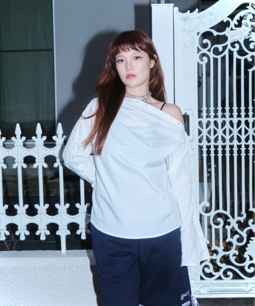 twins(nemne store)(ツインズ)の「Button-Adjustable Silhouette L/S Shirt(シャツ/ブラウス・レディース・Navy/White・フリー)」の6枚目の写真