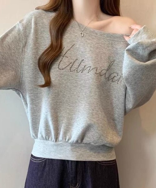 AVYL(アヴィル)の「ラインストーンロゴ オフショルスウェット(スウェット・レディース・グレー・M)」の5枚目の写真
