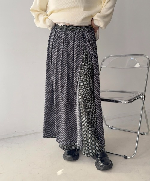 AS KNOW AS plus(アズノゥアズプラス)の「☆サイドボタンレイヤードロングスカート(スカート・レディース・グレー系/ブラック系1/レッド系/ブラック系・FREE)」の22枚目の写真