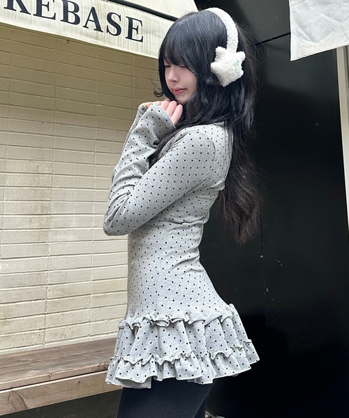 gossip!ロサンゼルス(ゴシップロサンゼルス)の「【Y2Kガーリー】 ドット柄 ペプラムヘム 長袖カットソー レイヤードスタイル(Tシャツ/カットソー・レディース・グレー/オフホワイト/ブラック・M)」の14枚目の写真