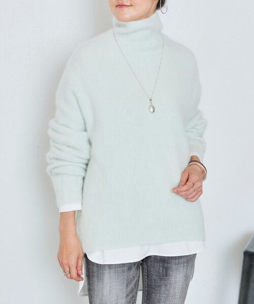 BEARDSLEY(ビアズリー)の「FOXウール後ろ釦ハイネックニット(ニット/セーター・レディース・ライム/ライトグレー・FREE)」の2枚目の写真