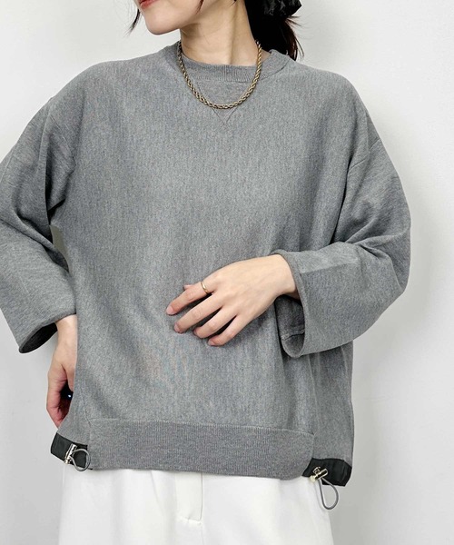 PICCIN(ピッチン)の「裾ドロスト切り替えニット(ニット/セーター・レディース・グレー/レッド/チャコールグレー・M)」の4枚目の写真