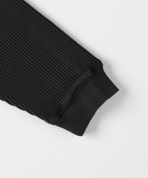 Levi's(リーバイス)の「Levi's リラックス サーマルロングスリーブTシャツ(Tシャツ/カットソー・メンズ・ブラック・03/04/05)」の6枚目の写真