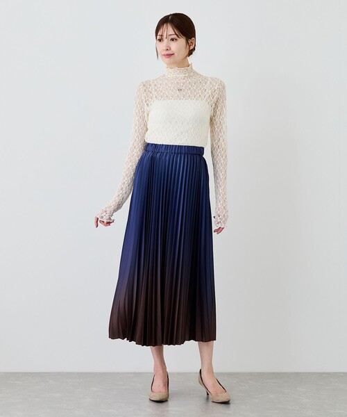 Jayro(ジャイロ)の「グラデーションプリーツニットスカート(スカート・レディース・ブルー系その他4/オレンジ系その他2/ブラック系その他・M)」の15枚目の写真