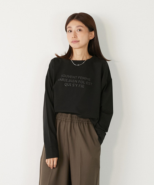 MELROSE claire(メルローズ クレール)の「【ミニ裏毛ラバープリントカットプルオーバー】(Tシャツ/カットソー・レディース・ブラック/カーキ/オフホワイト/ライトベージュ・FREE)」の2枚目の写真