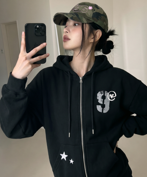 GRAVER（グレーバー）の「[UNISEX]BONEY ジップアップパーカー_2color（パーカー・レディース・ホワイト/ブラック・MEDIUM/LARGE）」の6枚目の写真