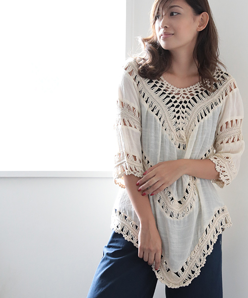 Denime(ドゥニーム)の「Vネック レーストップス(シャツ/ブラウス・レディース・ブラック/ベージュ/オフホワイト・FREE)」の18枚目の写真