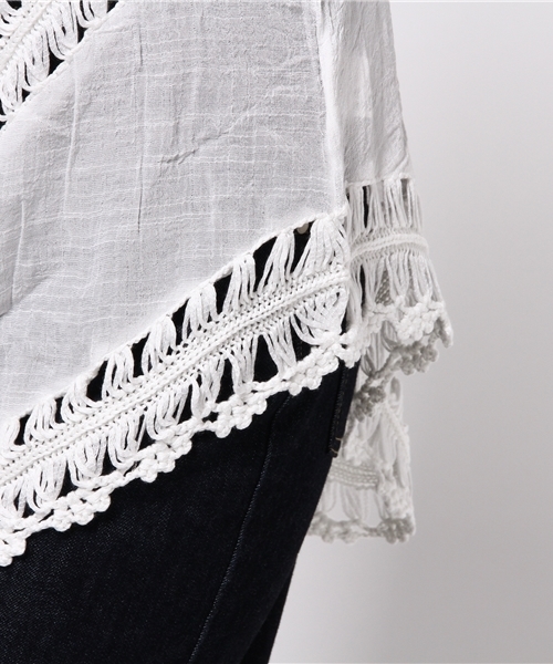 Denime(ドゥニーム)の「Vネック レーストップス(シャツ/ブラウス・レディース・ブラック/ベージュ/オフホワイト・FREE)」の9枚目の写真