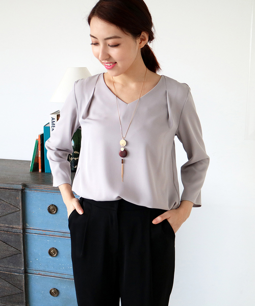 N.(N. Natural Beauty Basic)(エヌエヌナチュラルビューティーベーシック)の「ダブルクロスタックドレープブラウス(シャツ/ブラウス・レディース・ホワイト/ブラウン/ブラック/グレー系その他・MEDIUM)」の4枚目の写真